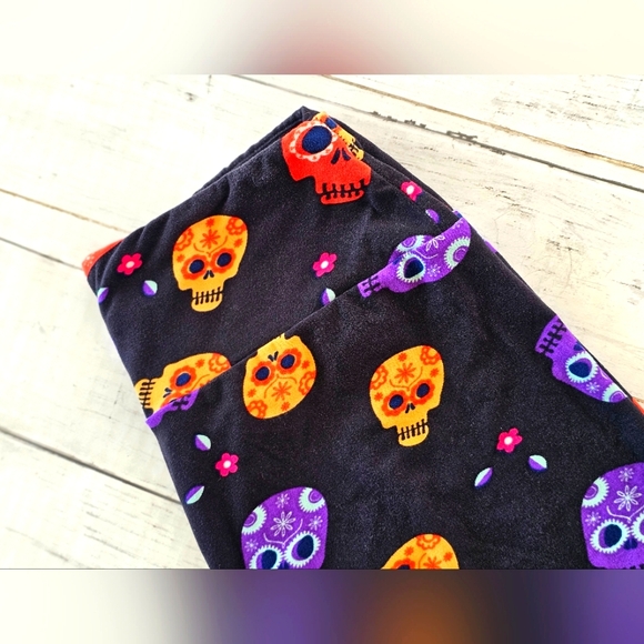 Lularoe Halloween Goth Sugar Skull Black, Purple & Orange Butter Soft Leggings - Picture 2 of 13